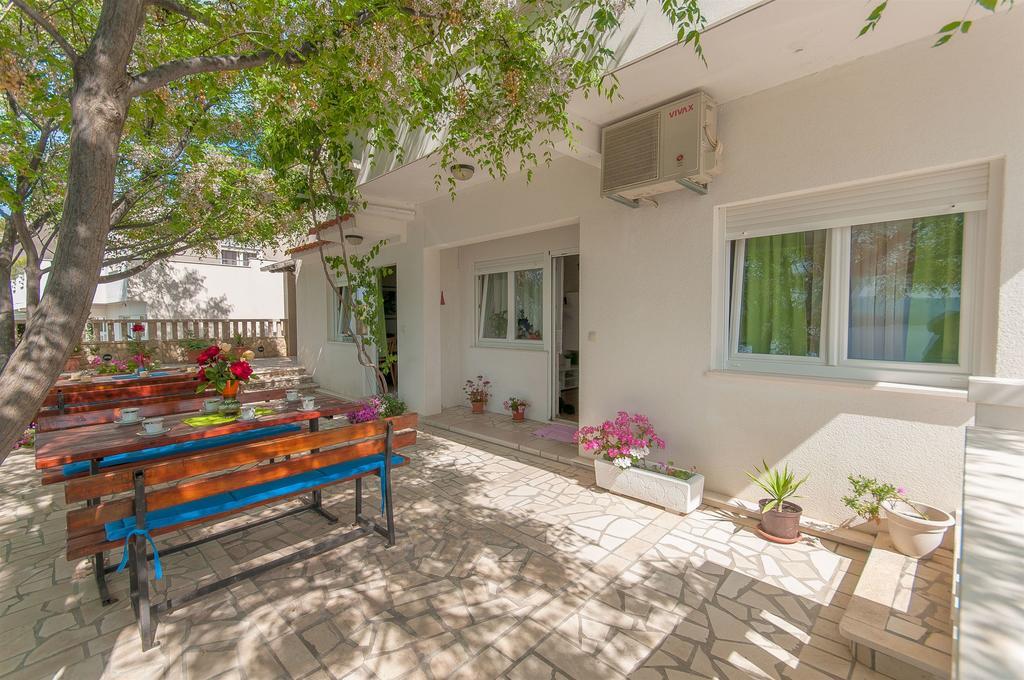 Apartments Zdenka Omiš Buitenkant foto