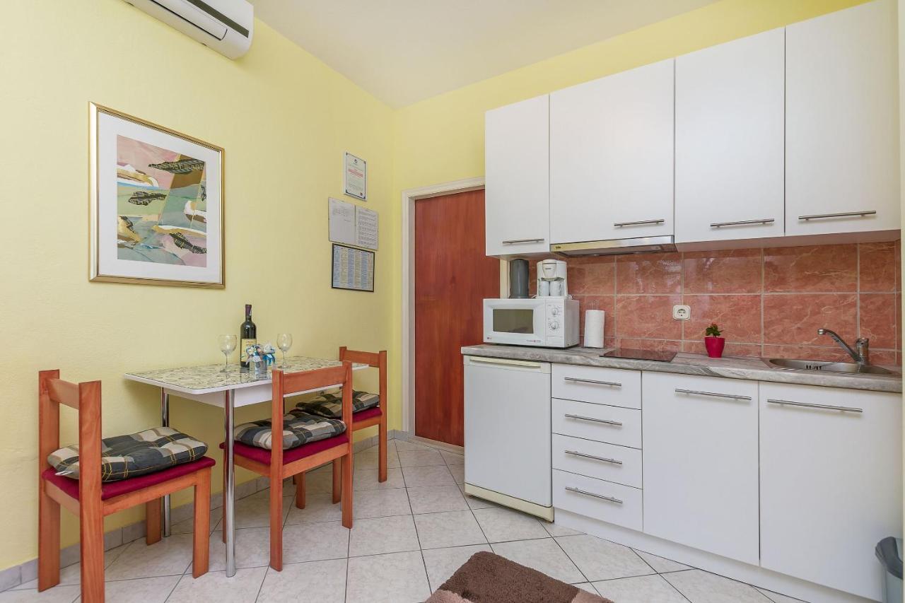 Apartments Zdenka Omiš Buitenkant foto